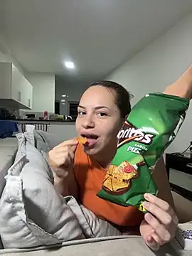 AgnesCampp online show from 03/09/25, 12:10