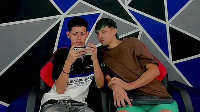Snapshot of migueyalejo_teens chatting on 01/10/25, 07:21 migueyalejo teens online show from 01/10/25, 07:21