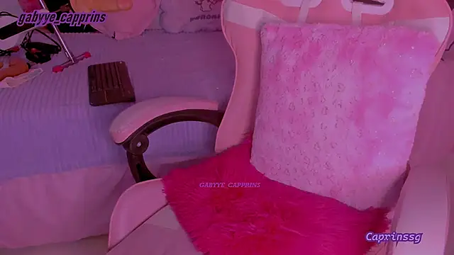 gabyye capprins online show from 12/19/25, 12:06