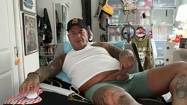 joeytatts66 online show from 10/31/25, 01:28