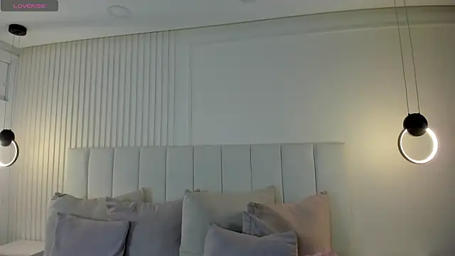 natali henao online show from 11/19/25, 10:10