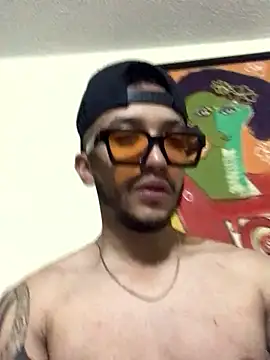 kmilo2405 online show from 01/17/26, 06:29