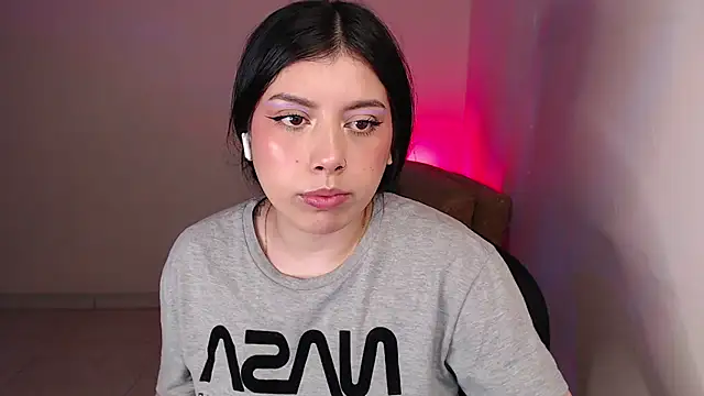 Snapshot of iam_emy chatting on 03/15/26, 01:55 iam emy online show from 03/15/26, 01:55