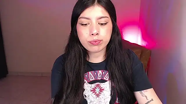 Snapshot of iam_emy chatting on 04/15/26, 02:40 iam emy online show from 04/15/26, 02:40