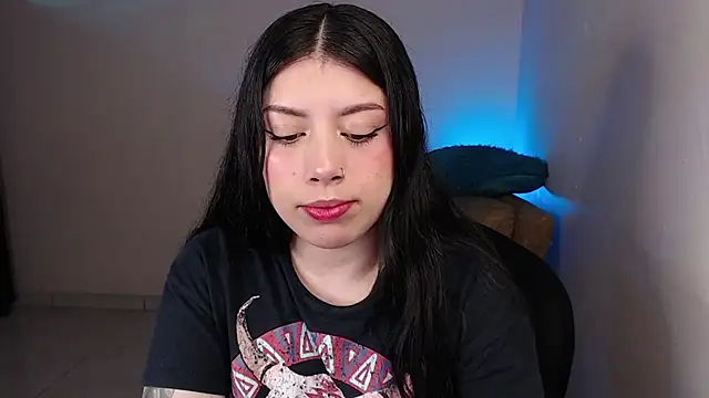 Snapshot of iam_emy chatting on 05/15/26, 04:30 iam emy online show from 05/15/26, 04:30