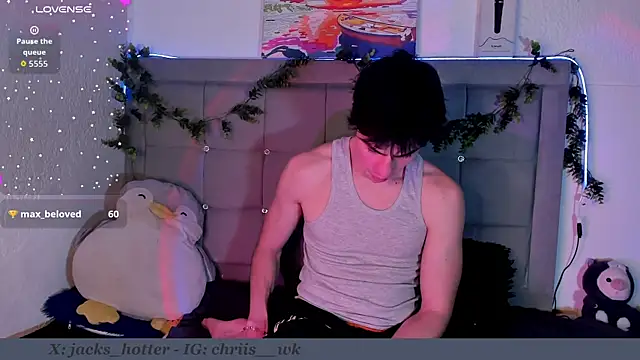 Snapshot of jacks_hotter chatting on 06/20/26, 04:26 jacks hotter online show from 06/20/26, 04:26