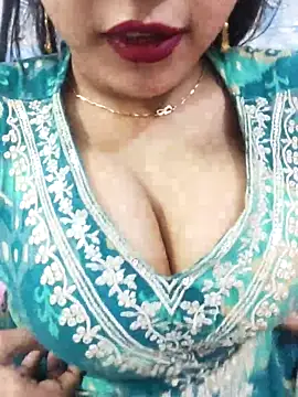 Snapshot of Sania-Love chatting on 04/21/26, 11:40 Sania-Love online show from 04/21/26, 11:40