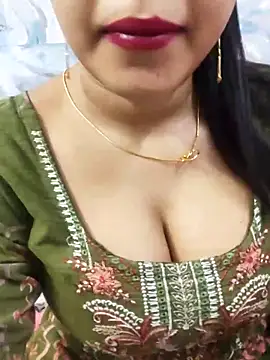Snapshot of Sania-Love chatting on 05/17/26, 05:27 Sania-Love online show from 05/17/26, 05:27