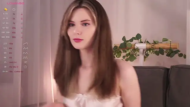 LoraDevon online show from 09/25/25, 04:32