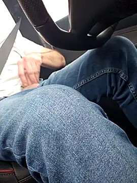 Spunwhiteboy1992 online show from 11/19/25, 05:24