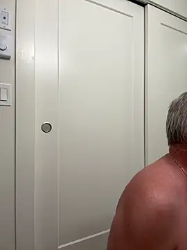 aarosteev2 online show from 03/05/25, 11:38