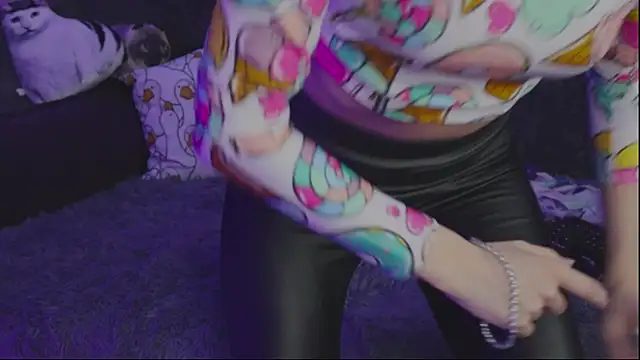 Kathleen Meow online show from 02/14/25, 06:29