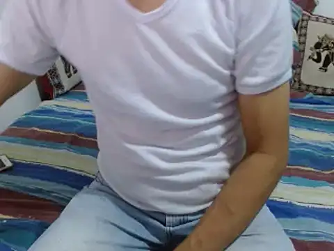 Snapshot of goten-770 chatting on 03/03/25, 07:17 goten-770 online show from 03/03/25, 07:17