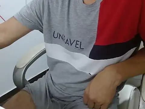 Snapshot of goten-770 chatting on 09/09/25, 07:46 goten-770 online show from 09/09/25, 07:46