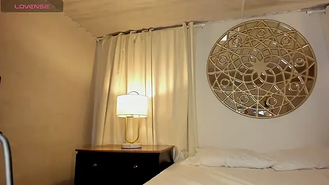 Belliinda 21 online show from 12/14/25, 06:45