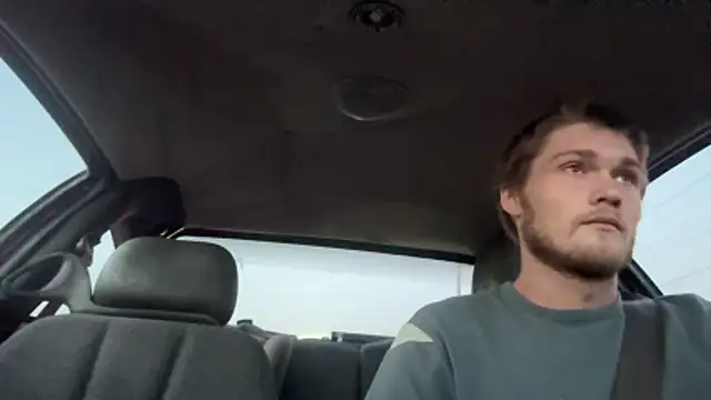 Snapshot of anomalies_ig chatting on 12/18/25, 11:33 anomalies ig online show from 12/18/25, 11:33