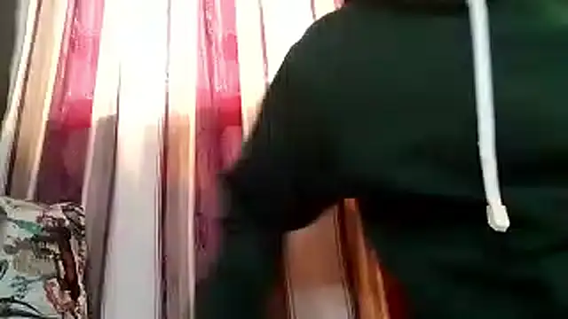 Loggan donnelly online show from 11/06/25, 06:31