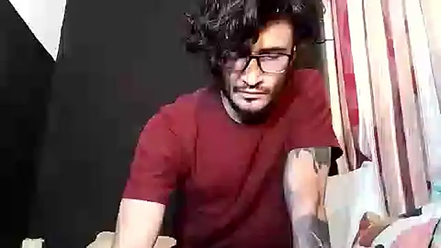 Loggan donnelly online show from 11/10/25, 07:02