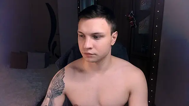 handsome guy01 online show from 12/04/24, 09:13