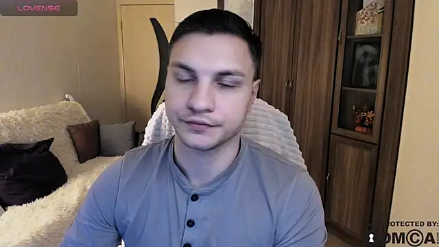 handsome guy01 online show from 10/25/25, 07:30