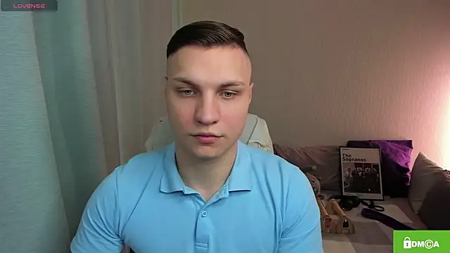 handsome guy01 online show from 04/14/26, 11:38