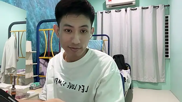 Snapshot of XiiaoZheng99 chatting on 08/05/26, 03:15 XiiaoZheng99 online show from 08/05/26, 03:15