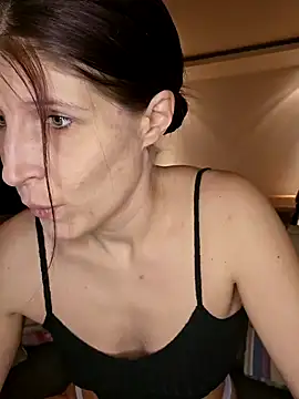 Snapshot of Lenchen_ chatting on 02/13/25, 08:45 Lenchen  online show from 02/13/25, 08:45