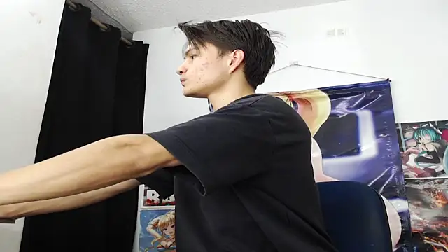 Snapshot of sr_jaeger chatting on 11/17/25, 01:17 sr jaeger online show from 11/17/25, 01:17