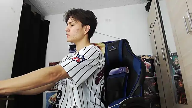 Snapshot of sr_jaeger chatting on 11/20/25, 01:00 sr jaeger online show from 11/20/25, 01:00