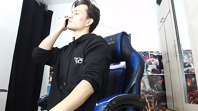 Snapshot of sr_jaeger chatting on 11/22/25, 01:21 sr jaeger online show from 11/22/25, 01:21