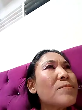 Snapshot of tiffany_Bitch chatting on 03/28/26, 12:32 tiffany Bitch online show from 03/28/26, 12:32