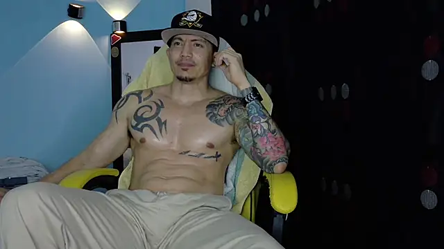 Snapshot of Alex_motta chatting on 03/15/26, 03:34 Alex motta online show from 03/15/26, 03:34