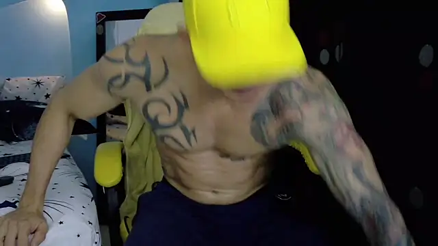 Snapshot of Alex_motta chatting on 03/30/26, 04:13 Alex motta online show from 03/30/26, 04:13