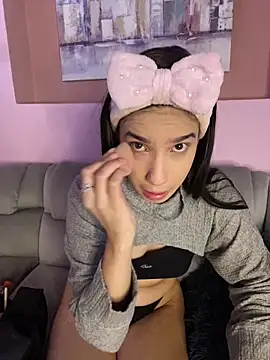 Snapshot of Praga_Pink chatting on 12/15/24, 09:20 Praga Pink online show from 12/15/24, 09:20