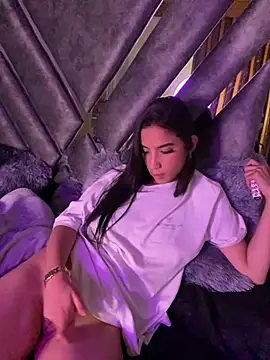 Snapshot of Praga_Pink chatting on 01/15/25, 07:37 Praga Pink online show from 01/15/25, 07:37