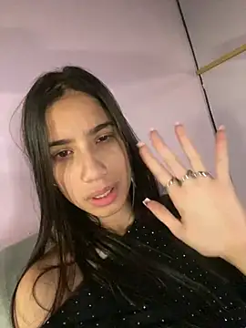 Snapshot of Praga_Pink chatting on 01/18/25, 12:24 Praga Pink online show from 01/18/25, 12:24