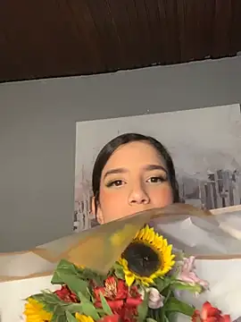 Snapshot of Praga_Pink chatting on 03/22/25, 10:06 Praga Pink online show from 03/22/25, 10:06