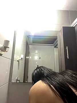 Snapshot of Praga_Pink chatting on 10/10/25, 05:06 Praga Pink online show from 10/10/25, 05:06