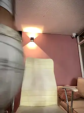 Snapshot of Praga_Pink chatting on 10/12/25, 02:21 Praga Pink online show from 10/12/25, 02:21