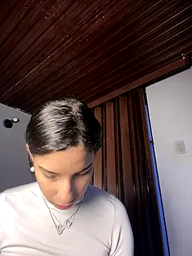 Snapshot of Praga_Pink chatting on 10/13/25, 11:10 Praga Pink online show from 10/13/25, 11:10