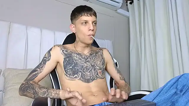 Snapshot of Adam_hard_ chatting on 09/10/25, 07:25 Adam hard  online show from 09/10/25, 07:25