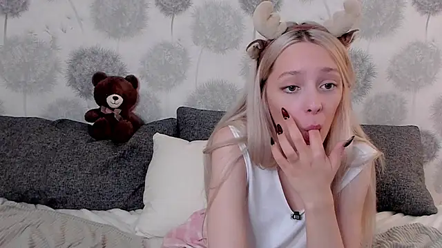 Snapshot of EngelFugler chatting on 01/26/25, 02:30 EngelFugler online show from 01/26/25, 02:30