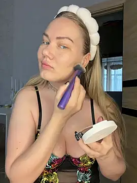 LianaCruz   online show from 04/20/26, 04:37