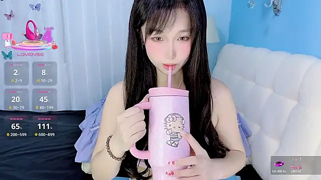 Snapshot of -Wendy__ chatting on 06/07/26, 07:12 -Wendy online show from 06/07/26, 07:12