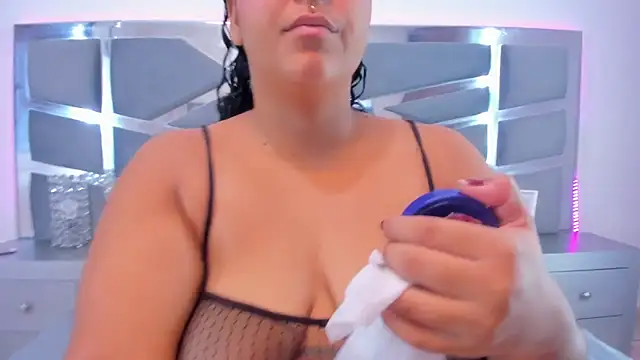 Tiffanymiller00 online show from 12/04/24, 12:58