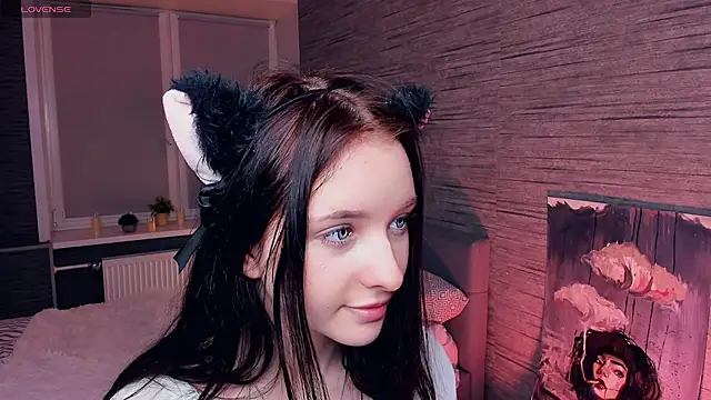 Snapshot of MerylHedley chatting on 12/13/24, 01:22 MerylHedley online show from 12/13/24, 01:22