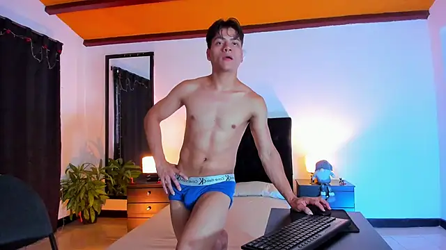 Valentino  X online show from 01/03/25, 06:14