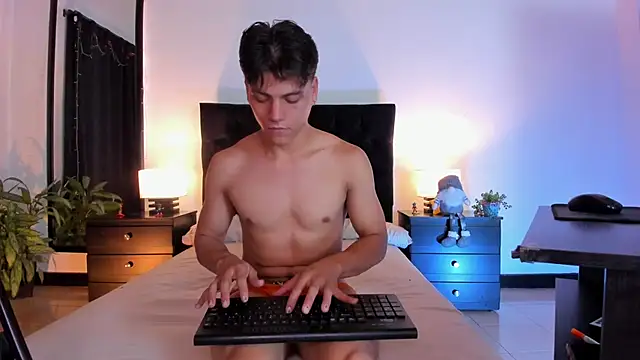 Valentino  X online show from 01/10/25, 04:30