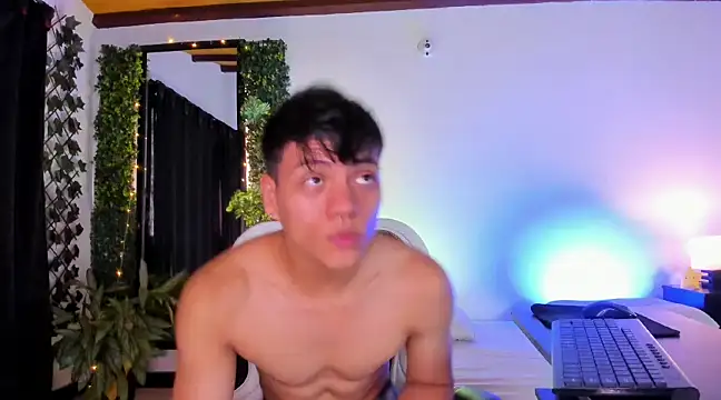 Valentino  X online show from 03/05/25, 03:18