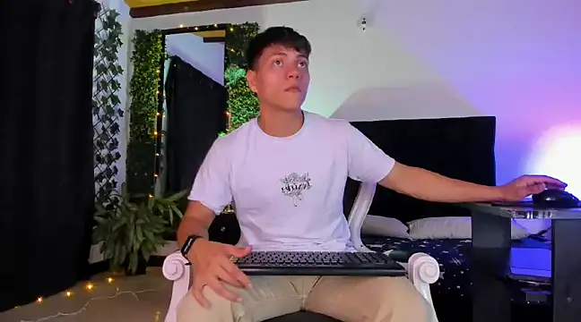 Valentino  X online show from 03/10/25, 11:42